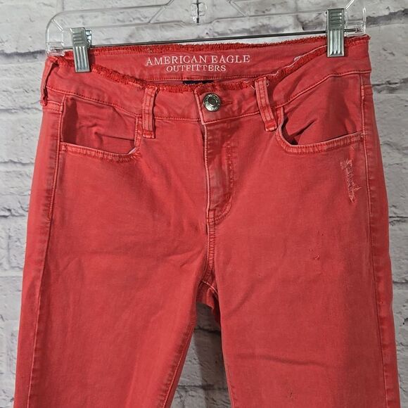 American Eagle Jegging Crop AEO Twill Jeans Mid-Rise Red Denim Raw Edge Women's - Picture 3 of 10